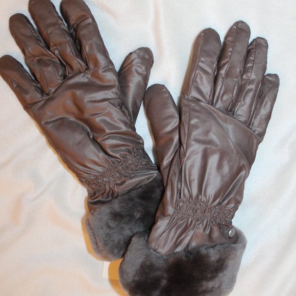 UGG NWT SHEARLING TRIMMED SMART GLOVES GRAY - Picture 2 of 4